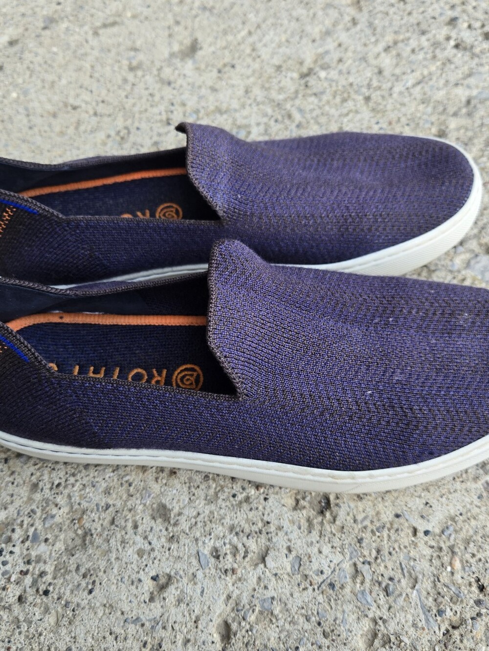 Rothy’s The Merino Sneakers in Navy Herringbone Orange Accents Size 8.5